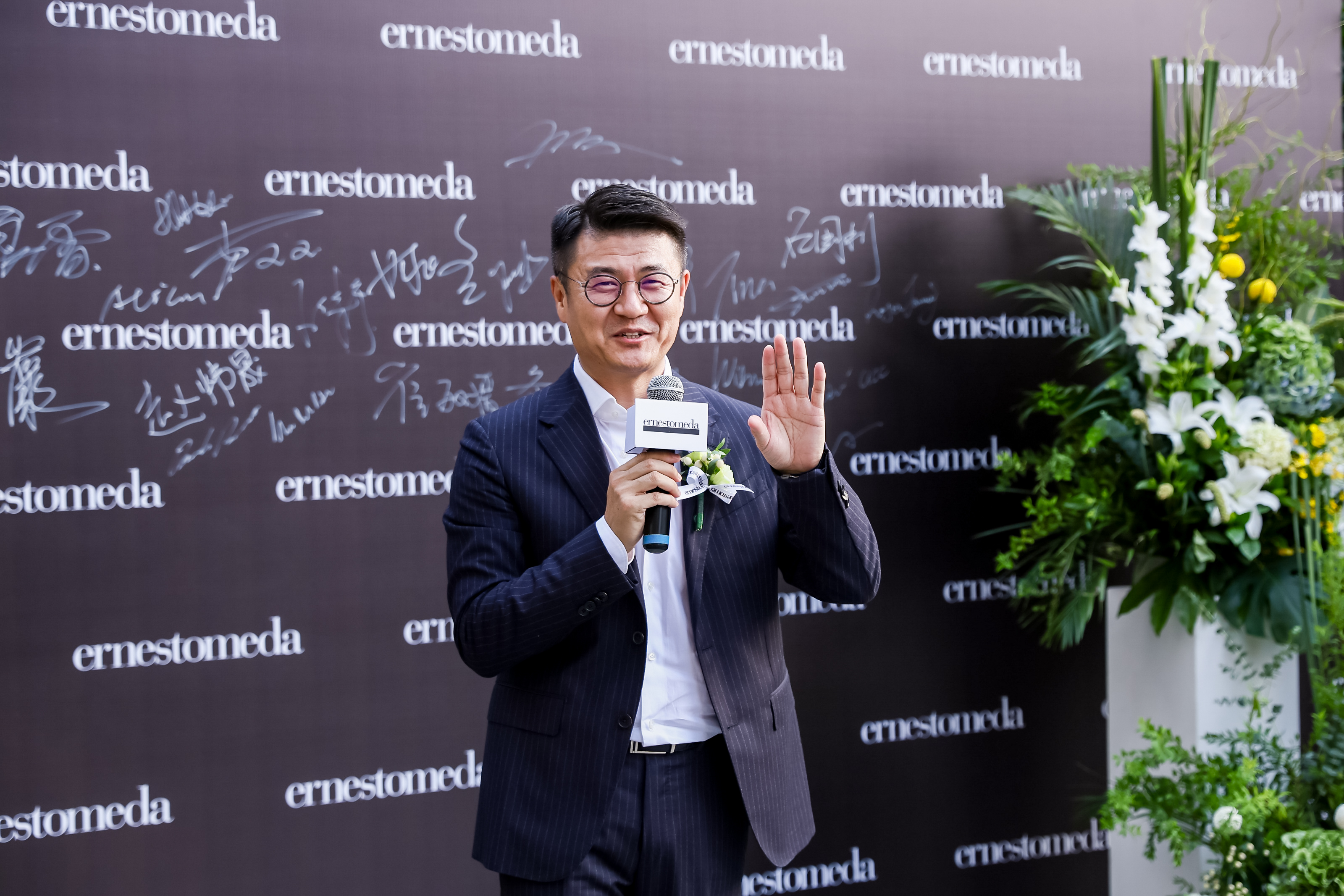 Grande cérémonie d’ouverture. Ernestomeda inaugure le nouveau showroom à Pékin