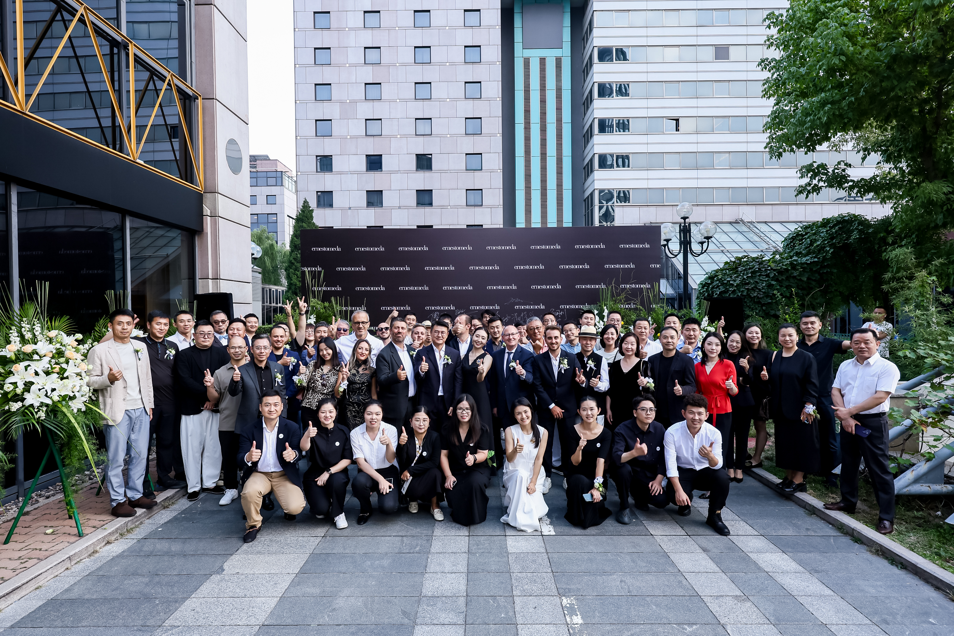 Grande cérémonie d’ouverture. Ernestomeda inaugure le nouveau showroom à Pékin