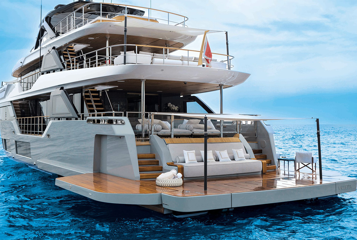 Custom Line 38. A refined, luxurious pearl of the yachting world