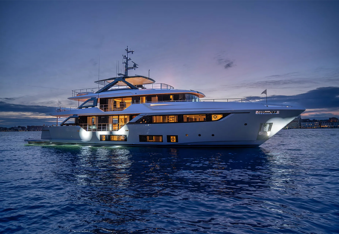 Custom Line 38. A refined, luxurious pearl of the yachting world