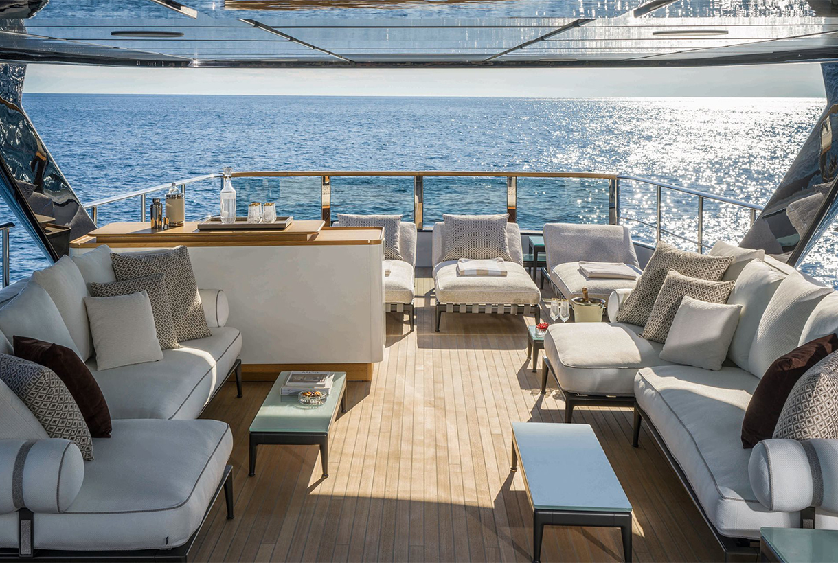 Custom Line 38. A refined, luxurious pearl of the yachting world