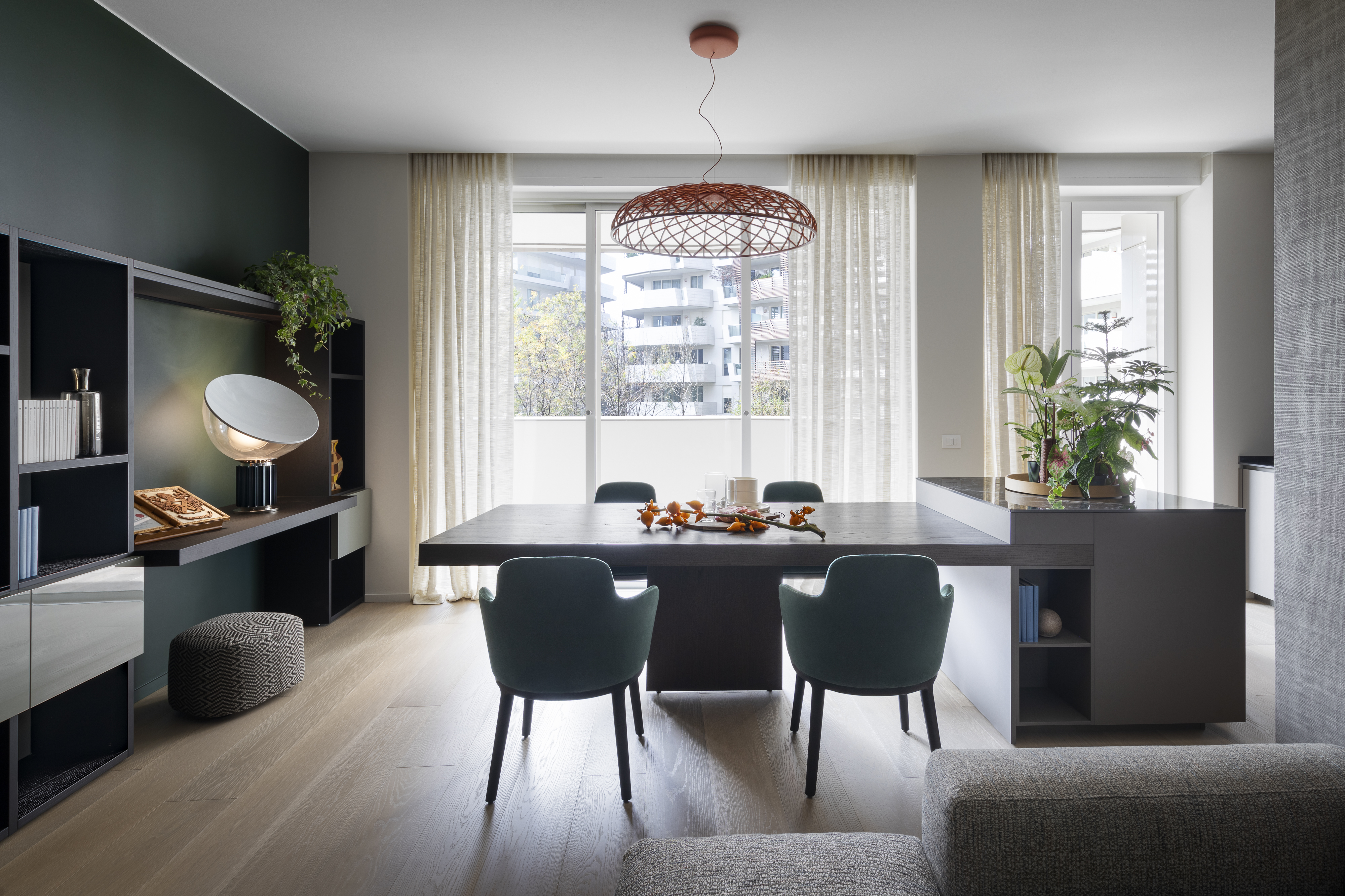 Citylife Apartment: interiores minimalistas de atmósfera atemporal