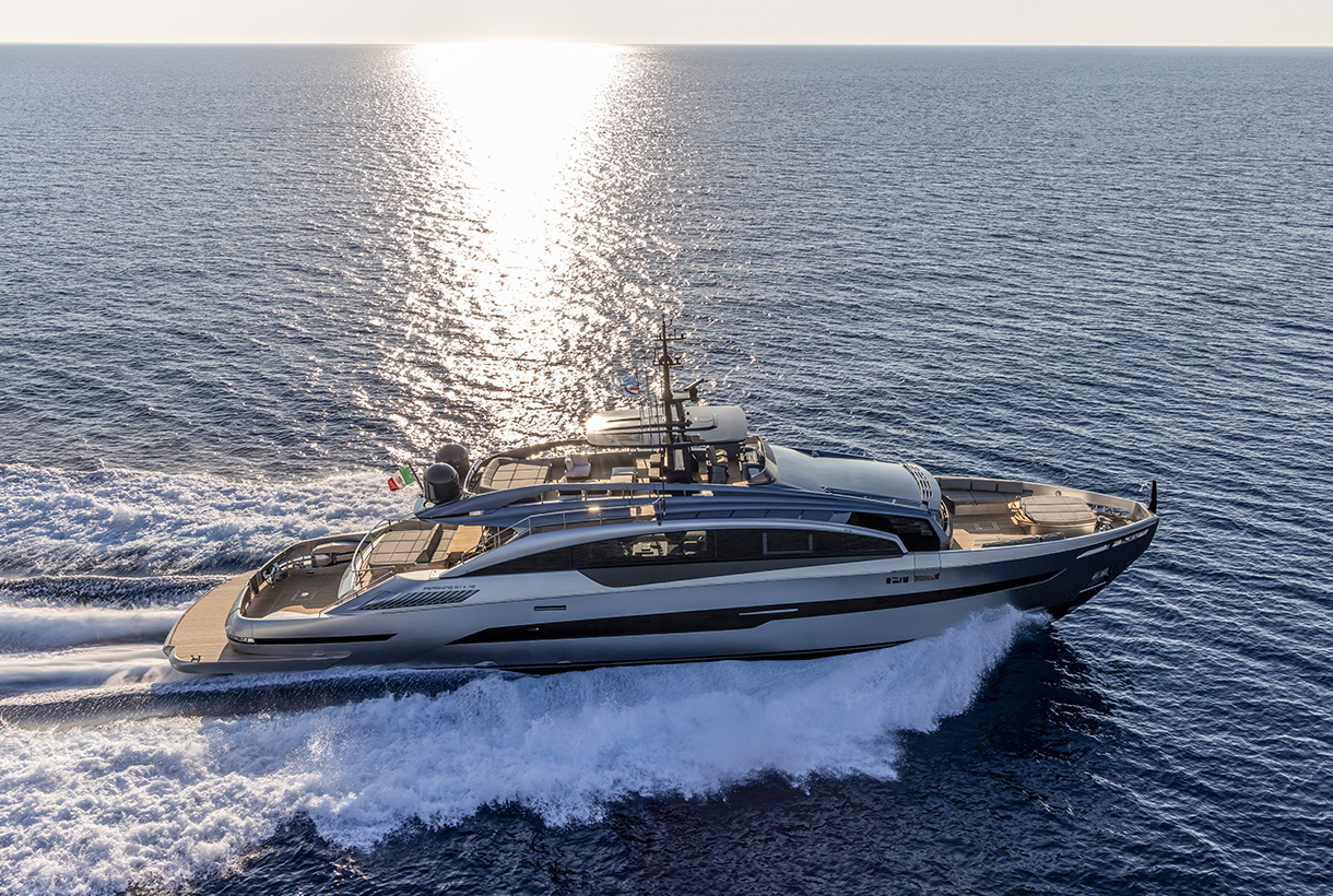 Pershing GTX116: sporty personality and extreme on-board comfort